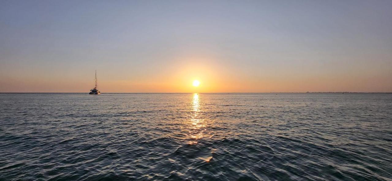 Marina Sunset Villa Льо Гро-дю-Роа Екстериор снимка